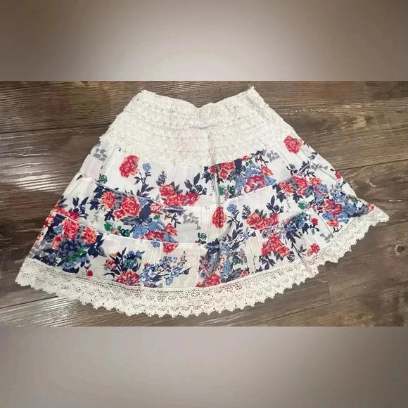 QED London Skirt - Picture 2 of 8